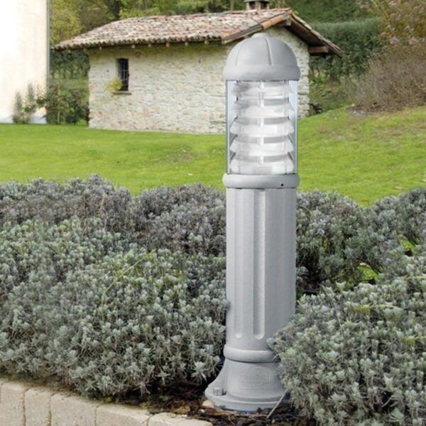 Paletto Sauro 800 da terra in resina con attacco 1xE27 con diffusore in polimetilmetacrilato trasparente - Fumagalli - immagine 1