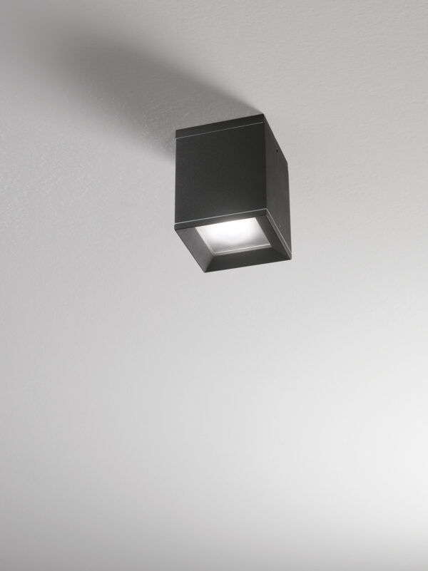 930G.prysm Plafone cubo diam.100 in alluminio per esterni 1XGU10 Prysm Isyluce - immagine 1