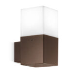 Applique squadrato con struttura in alluminio per esterni 1xE27 IP44 Gea Luce
